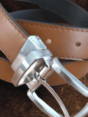 Ceinture sur-mesure en cuir pleine fleur – doublée, surpiquée, boucle réversible