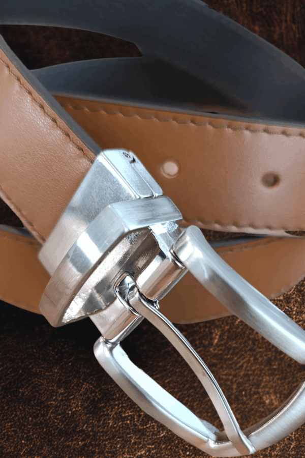 Ceinture sur-mesure en cuir pleine fleur – doublée, surpiquée, boucle réversible
