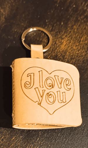 Porte-clé - cuir naturel - mini album photo I Love You_20250514_211302_0000
